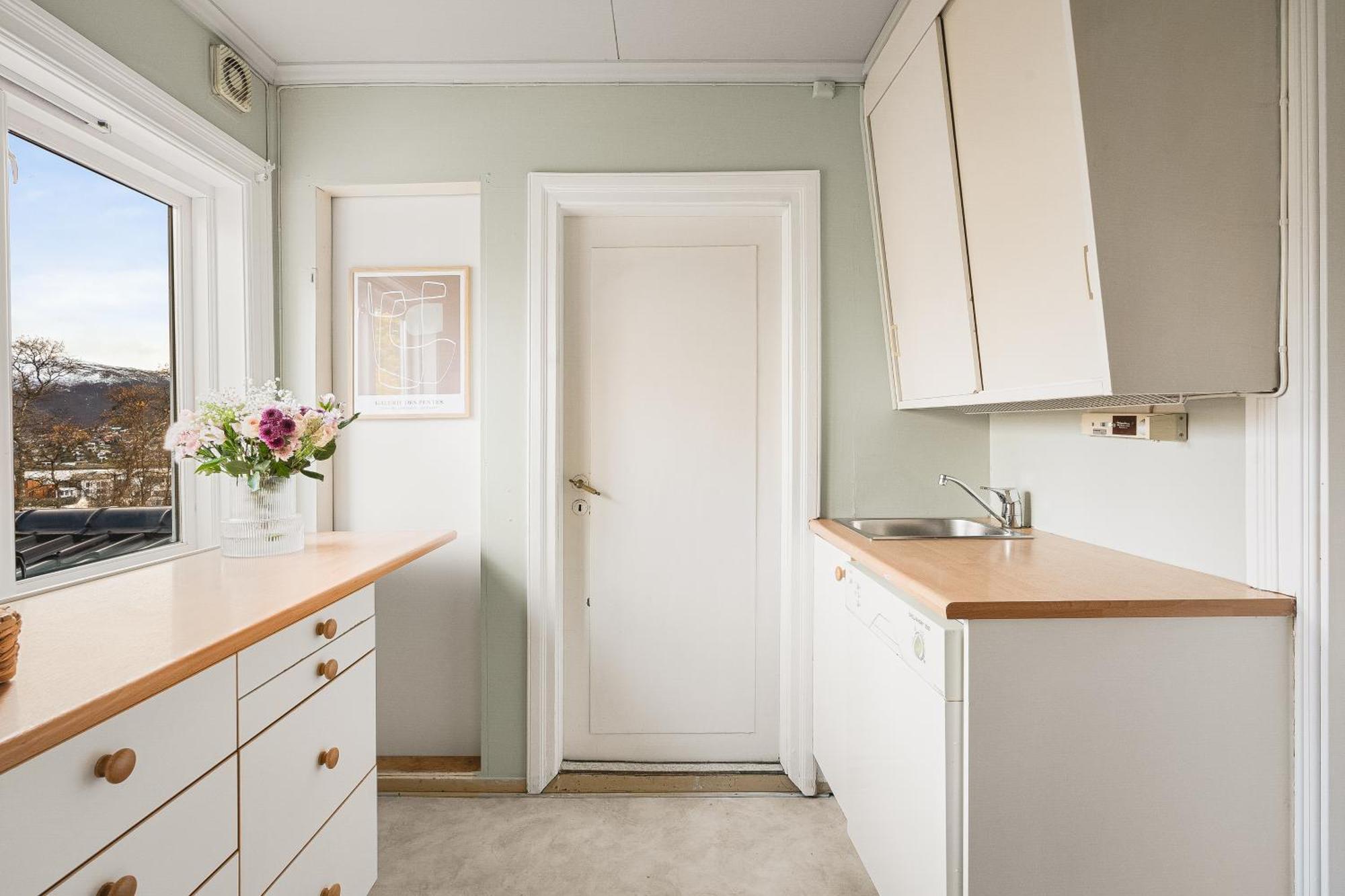 Historical Villa & Green Sanctuary In City Center Tromso Bagian luar foto