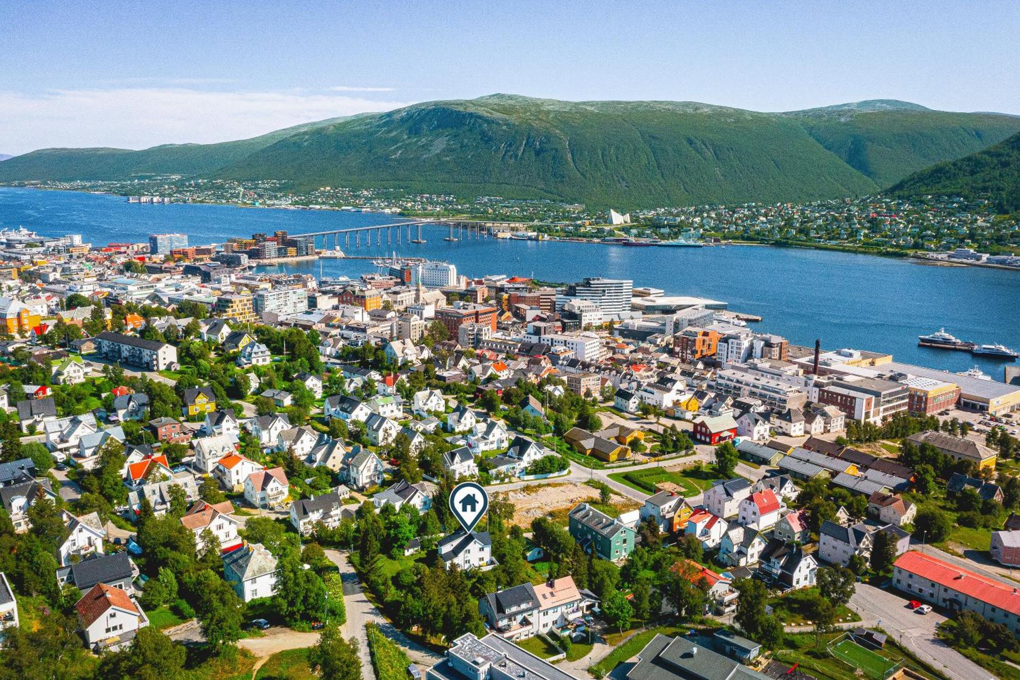 Historical Villa & Green Sanctuary In City Center Tromso Bagian luar foto